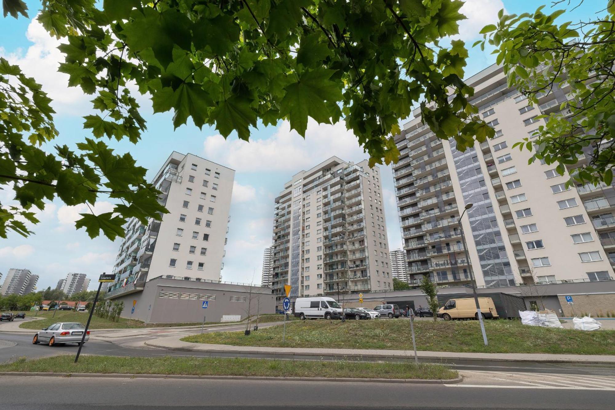 Tysiaclecia Studio Apartament Z Balkonem I Darmowym Parkingiem By Noclegi Renters 카토비체 외부 사진